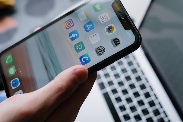 Bước một: Mở ứng dụng Camera