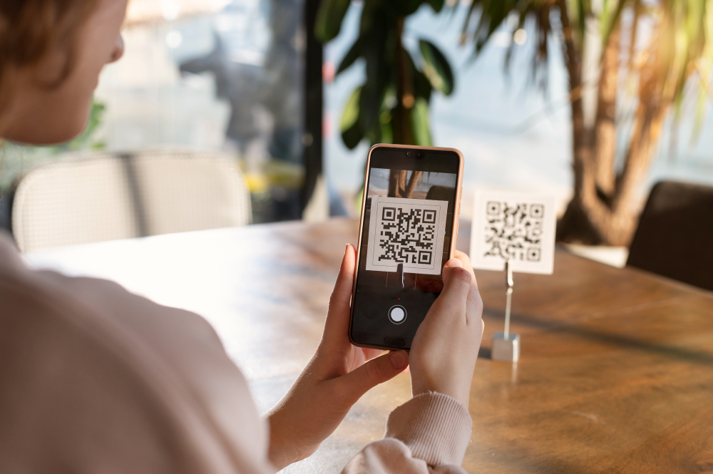 Bước hai: Đặt mã QR vào khung